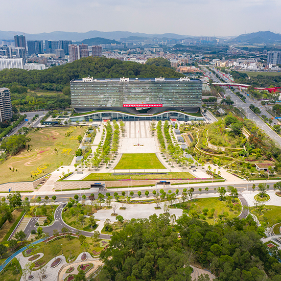 光明高新園區(qū)城市廣場園林綠化工程 ( 設計、采購、施工項目總承包）
